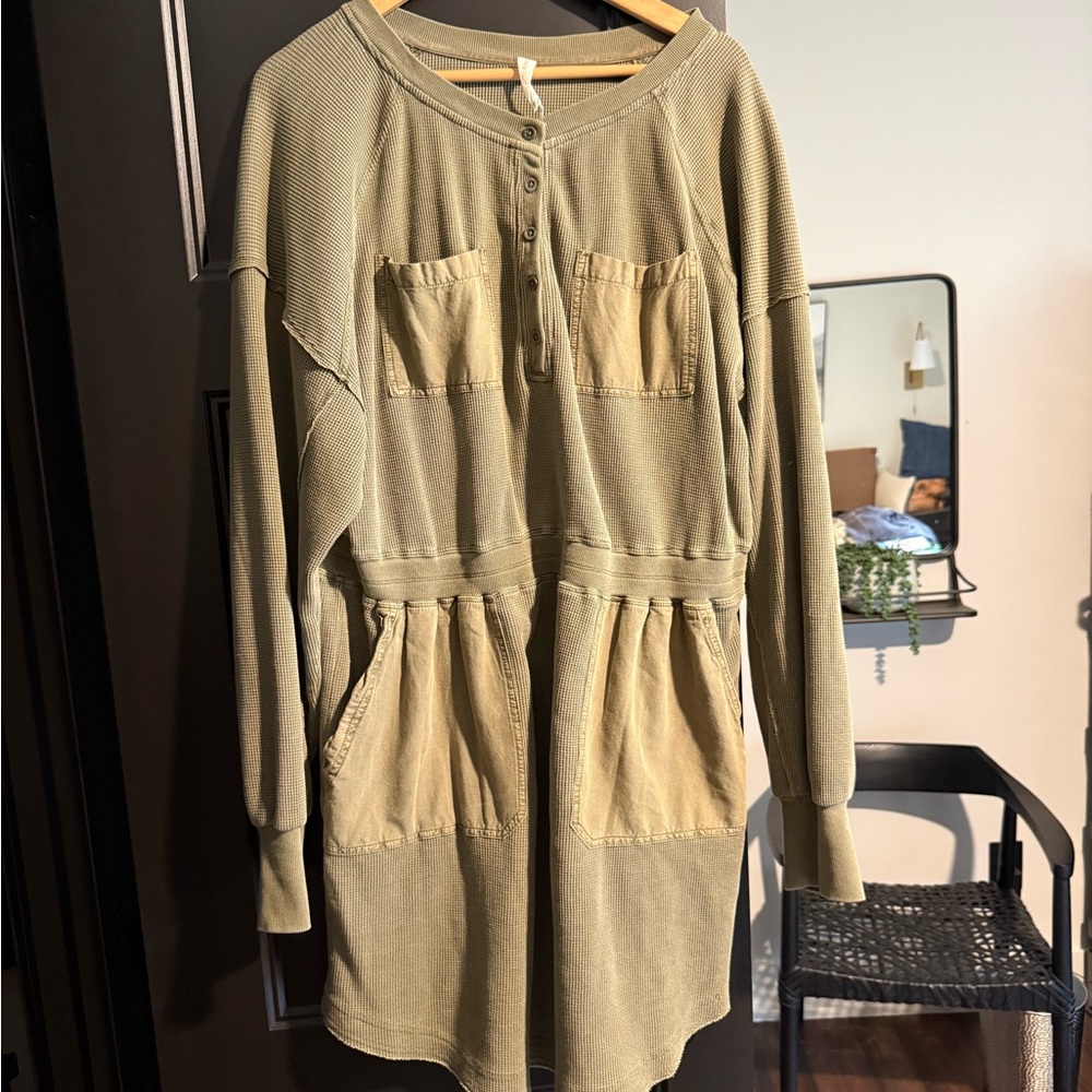 Olive Green Pocket-Front Long Sleeve Women's Dress